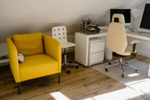 Diferentes modelos de sillas de oficina (Secretarial L, Nebula, etc.)