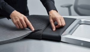 Materiales de una silla ergonómica antes de limpiarla