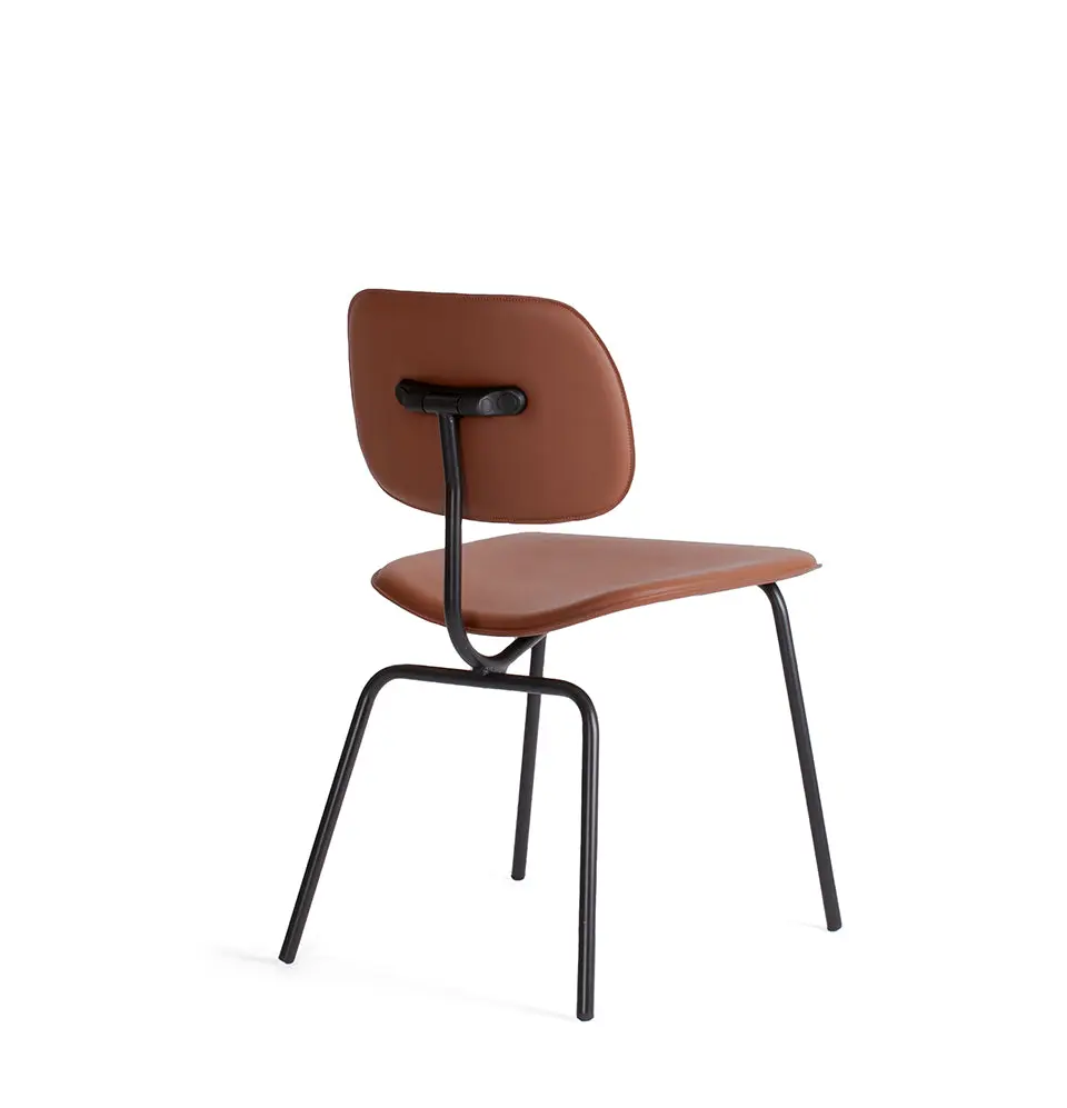 Silla TARENA Soft Leather - Vista posterior Silla para visitantes TARENA con respaldo café para oficina moderna